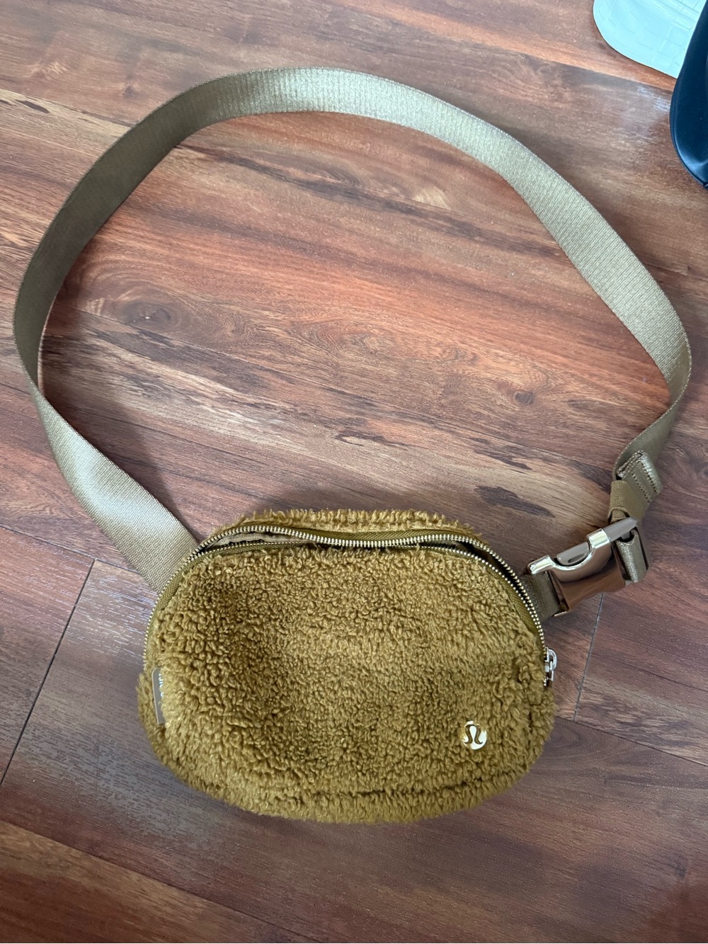 lululemon athletica Sherpa Belt Bag - Tan/Camel